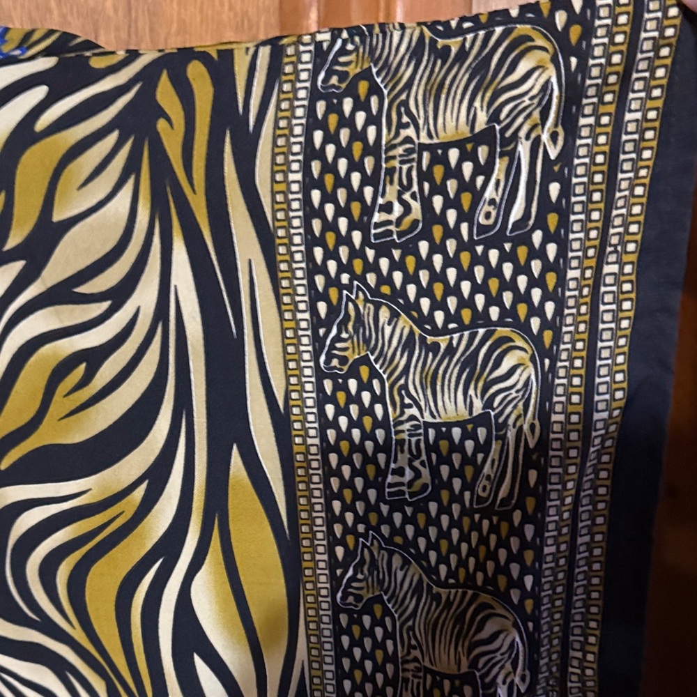 Elegant Zebra Print Winlar Kaftan Dress - Picture 4 of 5